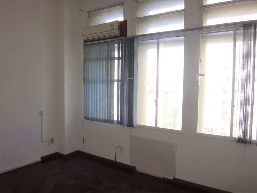 Sala/Conjunto para venda possui 67 metros quadrados com 2 salas