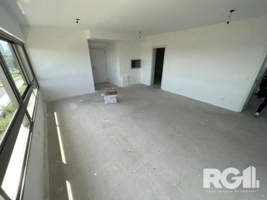 EXCLUSIVIDADEApartamento com 143 m² privativos, possui 3 suítes, (sendo 1 máster), living, cozinha,