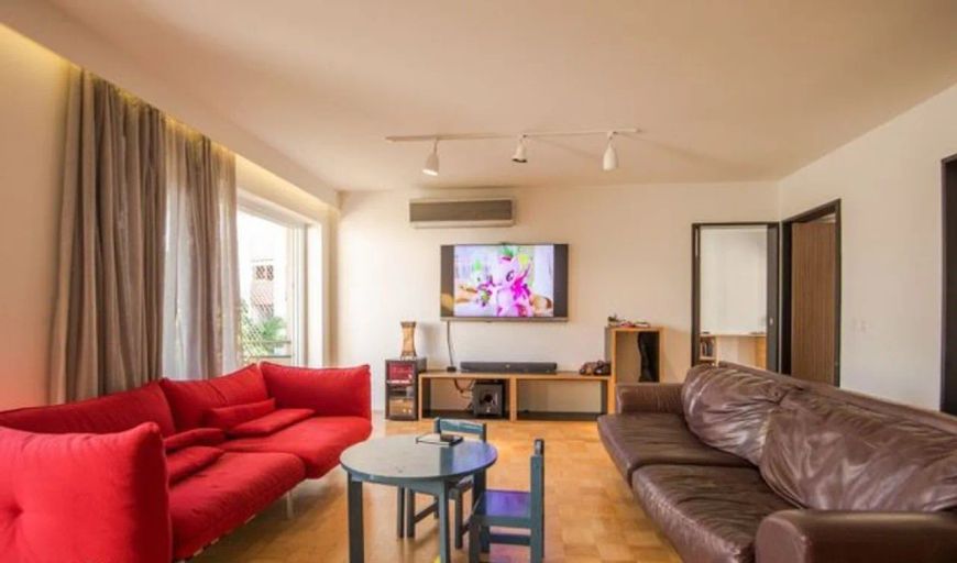 Apartamento à venda em Moinhos De Vento com 166 m² e 3 dormitórios/quartos disponíveis.