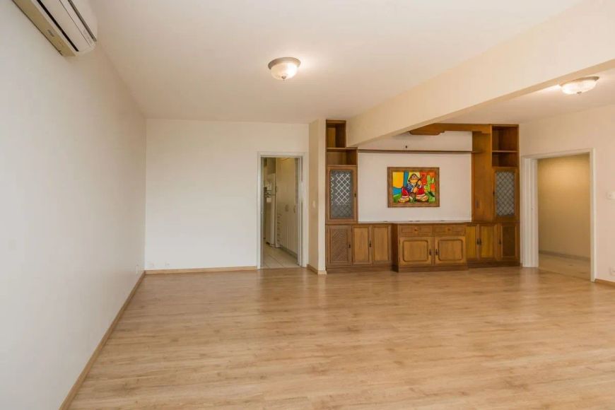 Apartamento à venda no Centro Histórico com 202m² e 3 dormitórios/quartos disponíveis.