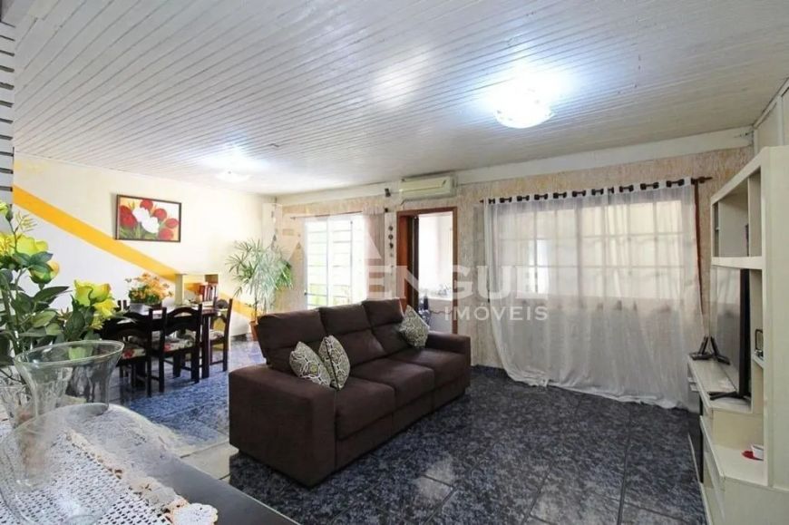Casa/sobrado 3 dormitórios e 4 vaga de garagem, à venda no bairro Sarandi em Porto Alegre, 203m² pri