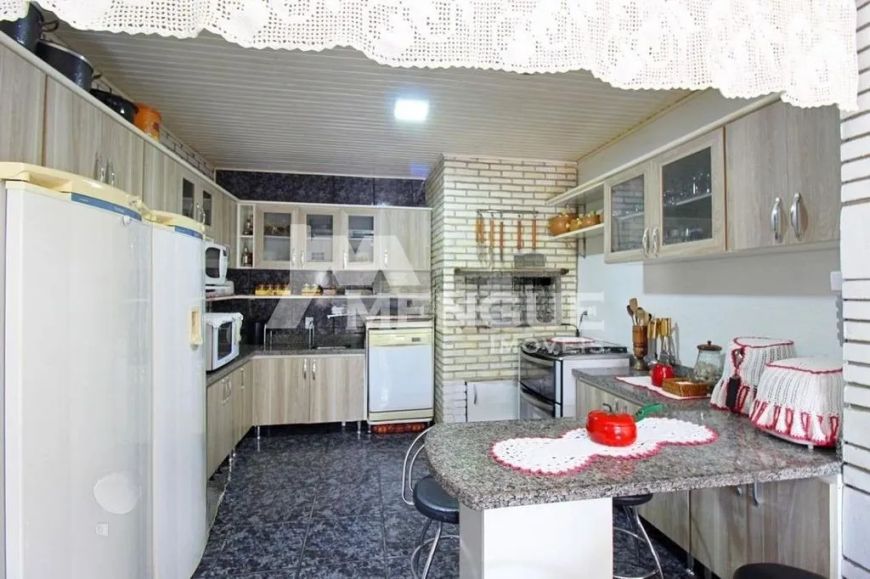 Casa/sobrado 3 dormitórios e 4 vaga de garagem, à venda no bairro Sarandi em Porto Alegre, 203m² pri