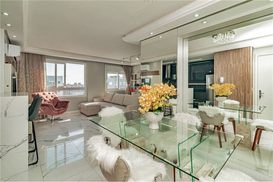 Apartamento (Padrão), com 3 quartos e 2 banheiros à Venda, 67 m² em Porto Alegre/RS