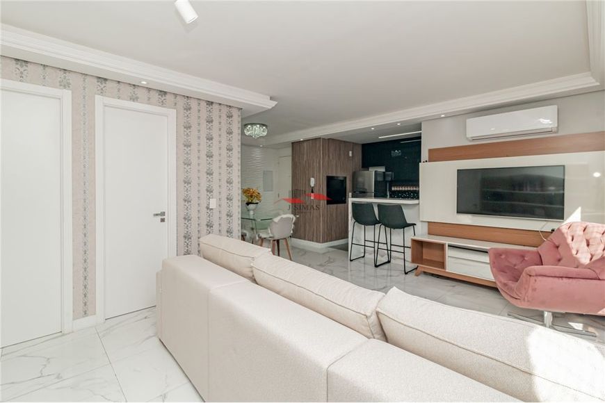 Apartamento (Padrão), com 3 quartos e 2 banheiros à Venda, 67 m² em Porto Alegre/RS