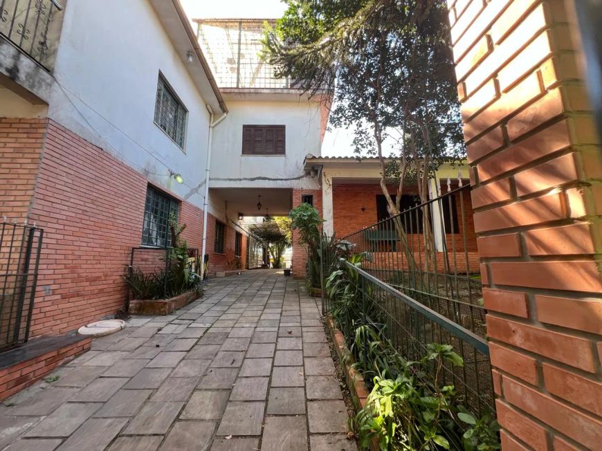 Venda de Terreno em bairro Tristeza com 616m² Área Const. e 616m² Área Terreno