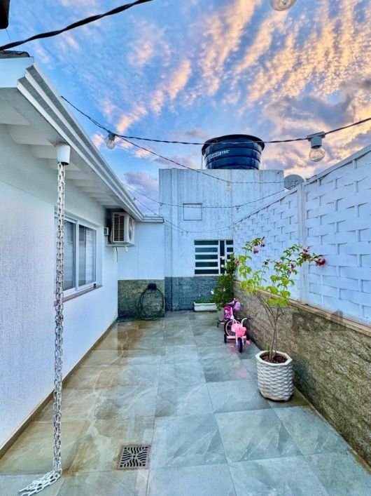 PREDIO RESIDENCIAL COM 6 APTOS , COBERTURA TODA REFORMADA , MOBILIADA , ELETRICA E HIDRAULICA REFEIT