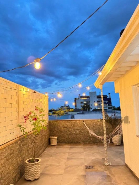 PREDIO RESIDENCIAL COM 6 APTOS , COBERTURA TODA REFORMADA , MOBILIADA , ELETRICA E HIDRAULICA REFEIT