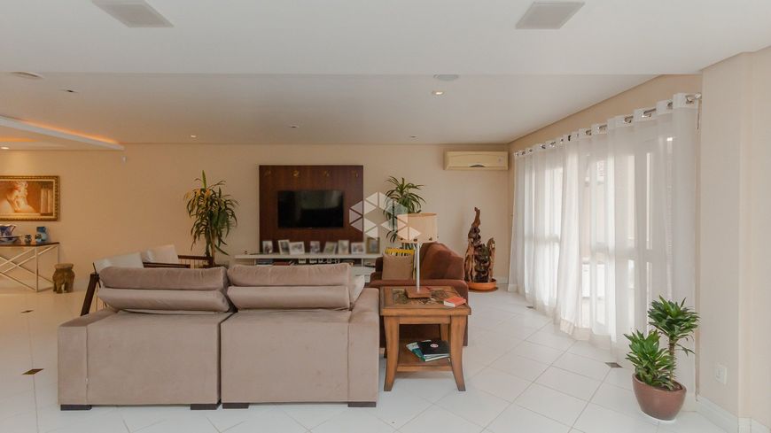 Casa 4 dormitórios, 3 suítes, piscina, Chácara das Pedras, Porto Alegre