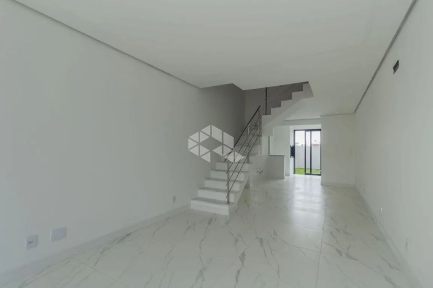 Casa estilo sobrado, 2 dormitórios no bairro Hípica, em Porto Alegre