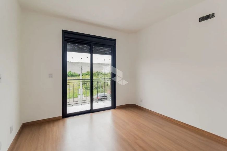 Casa estilo sobrado, 2 dormitórios no bairro Hípica, em Porto Alegre