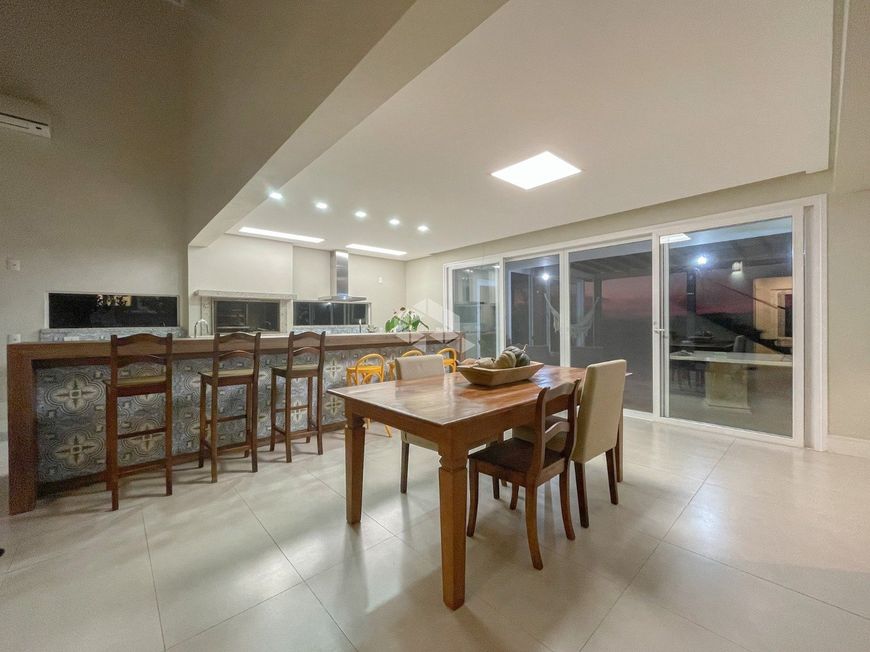 Casa com elevador no Condomínio Terra Ville