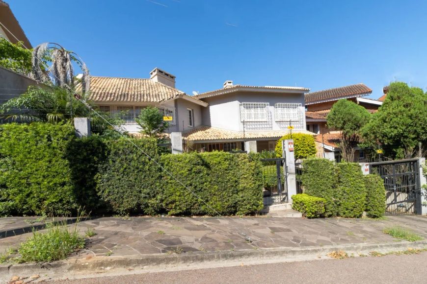 Casa residencial à venda no bairro Santa Tereza com 442 m² e 4 dormitórios/quartos.