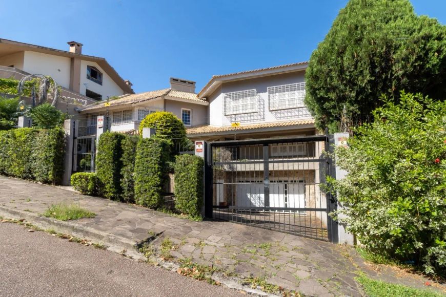 Casa residencial à venda no bairro Santa Tereza com 442 m² e 4 dormitórios/quartos.