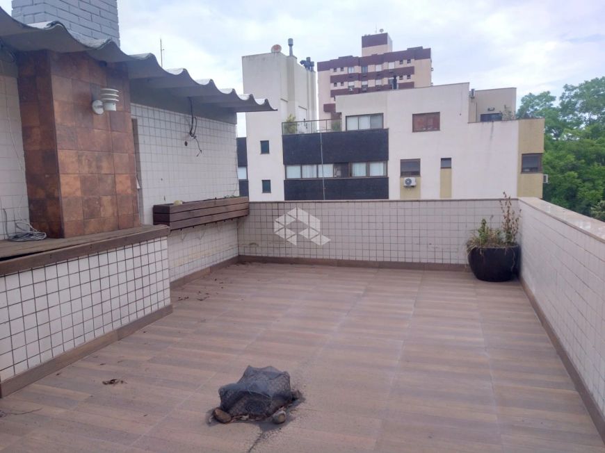 Cobertura com2 dormitórios com 1 vaga coberta e escriturada