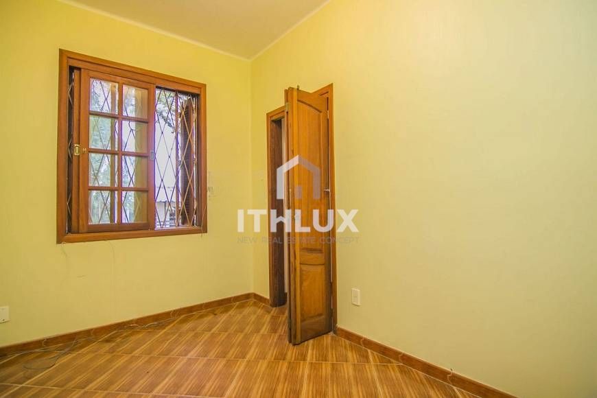Diferenciada Casa, 141 M², Venda, 3 Dormitórios, 1 Suite, 5 Banheiros, 1 Vaga Estacionamento, PUC, P