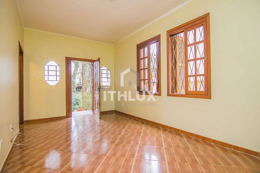 Diferenciada Casa, 141 M², Venda, 3 Dormitórios, 1 Suite, 5 Banheiros, 1 Vaga Estacionamento, PUC, P