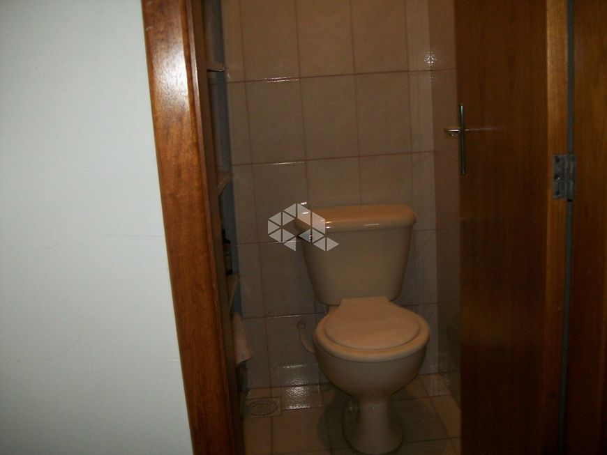 Conjunto comercial duplex na rua Silva Jardim, no Bairro Mont Serrat, Porto Alegre RS