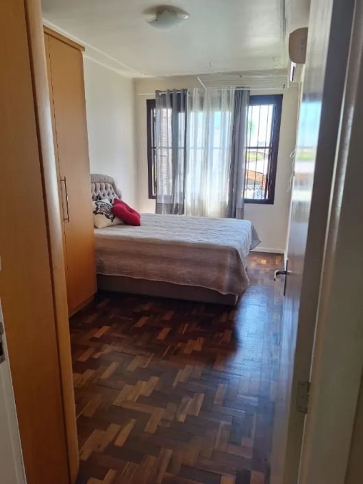 Excelente apto. de 02 dormitorios com 65,00m2 frente para o (Hospital Moinhos de Vento, entrada pela