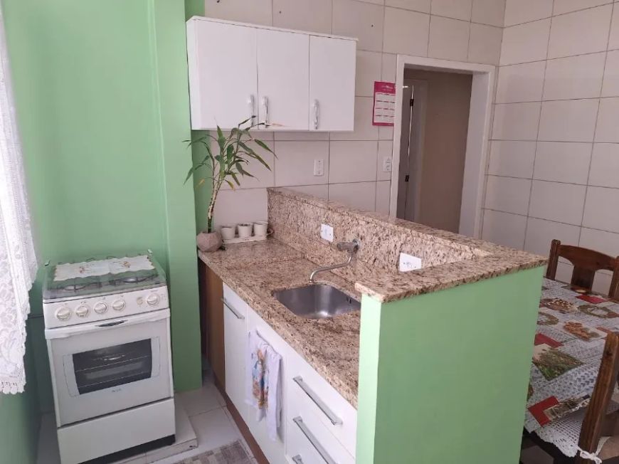 Excelente apto. de 02 dormitorios com 65,00m2 frente para o (Hospital Moinhos de Vento, entrada pela