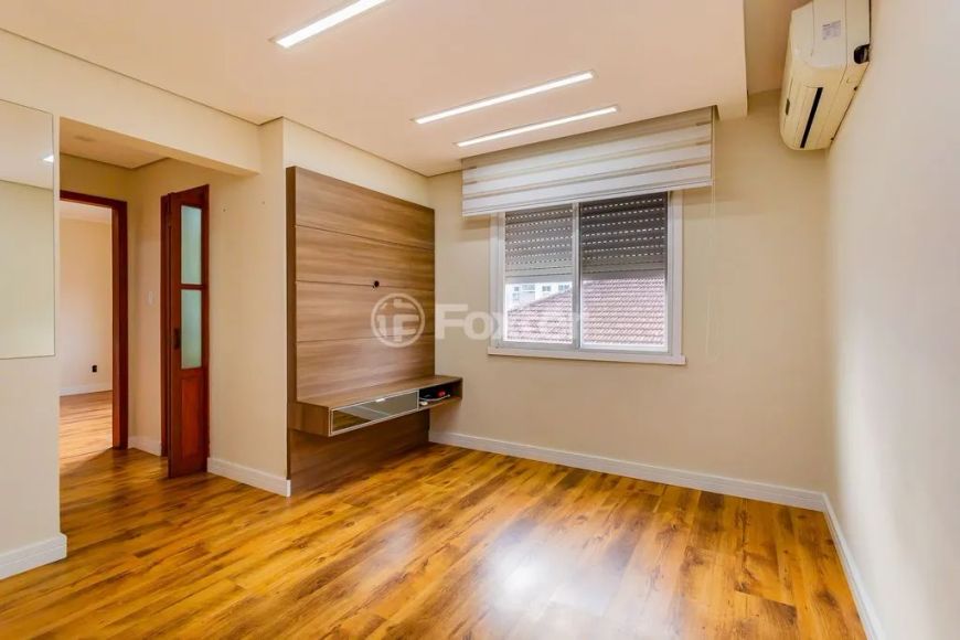 Imóvel todo REFORMADO para venda com 2 quartos no Jardim Lindóia - Porto Alegre - RS