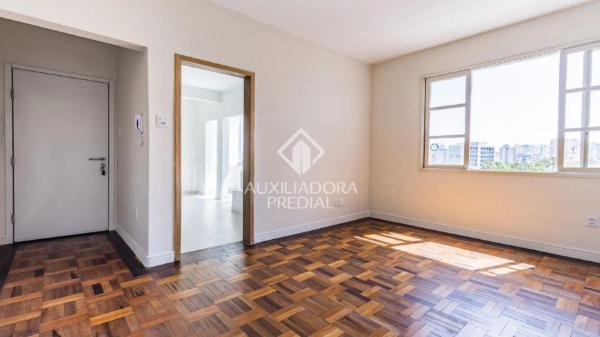APARTAMENTO DE 3 DORMITÓRIOS NO BOM FIM