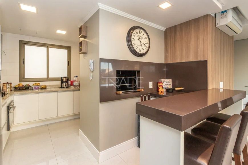 Apartamento de 3 dormitórios, bairro CAVALHADA zona sul de Porto Alegre.