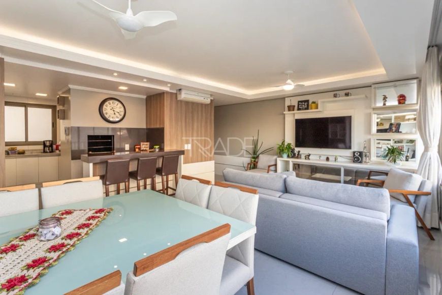 Apartamento de 3 dormitórios, bairro CAVALHADA zona sul de Porto Alegre.