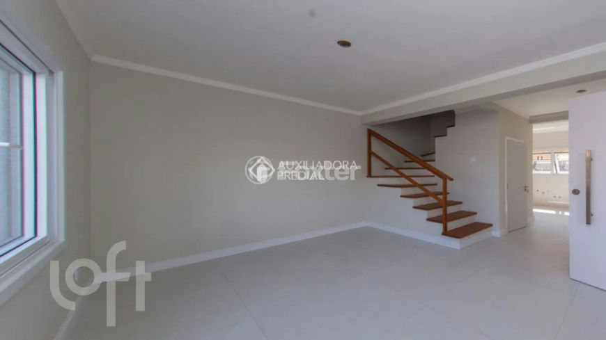 Casa à venda Avenida Alexandre Luiz, Jardim Itu - Porto Alegre