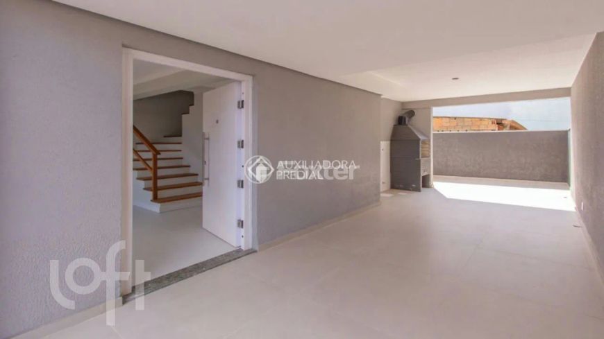Casa à venda Avenida Alexandre Luiz, Jardim Itu - Porto Alegre