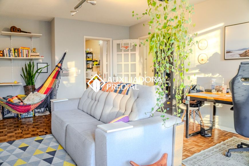 Apartamento com 3 quartos no bairro Menino Deus
