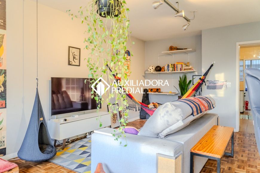 Apartamento com 3 quartos no bairro Menino Deus
