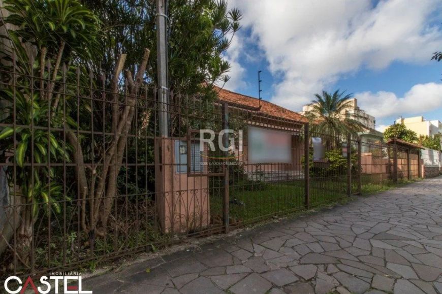 Casa para Venda - 400m², 4 dormitórios, sendo 1 suites, 3 vagas - Partenon