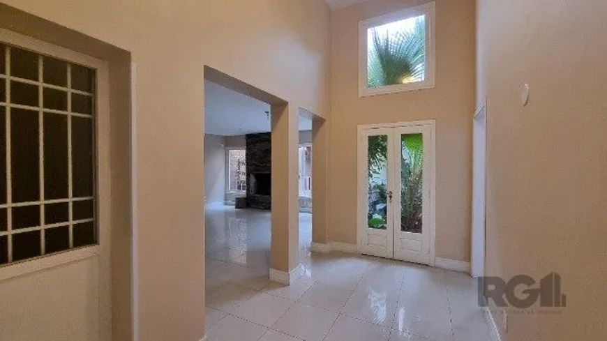 Casa a venda com 216,43mq privativos no Bairro Chácara das Pedras - Linda casa com hall de entrada,