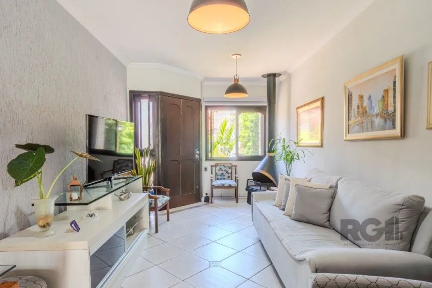 À Venda: Casa Encantadora no Residencial Nova Ipanema? Localização: Situada no desejado Residencial
