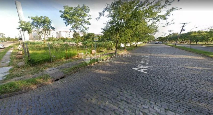 Excelente terreno de esquina no bairro Humaitá. 25 metros de frente por 82 metros de frente a fundos