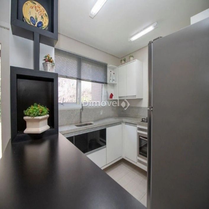 VENDA, CASA EM CONDOMÍNIO com 240m², 3 dormitório(s), 3 vaga(s). CRISTAL, PORTO ALEGRE.