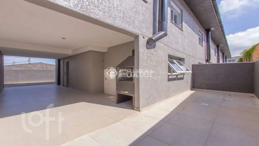 Casa à venda Avenida Alexandre Luiz, Jardim Itu - Porto Alegre