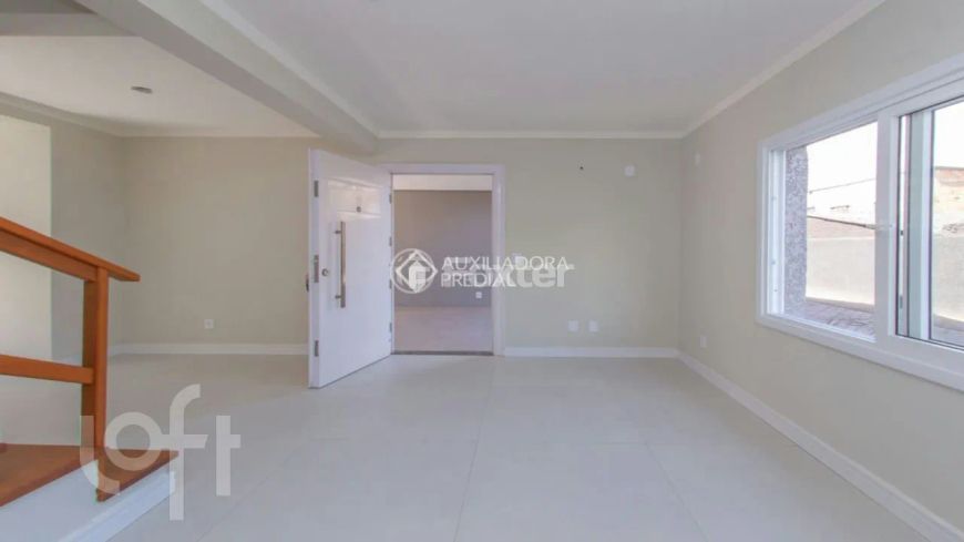 Casa à venda Avenida Alexandre Luiz, Jardim Itu - Porto Alegre