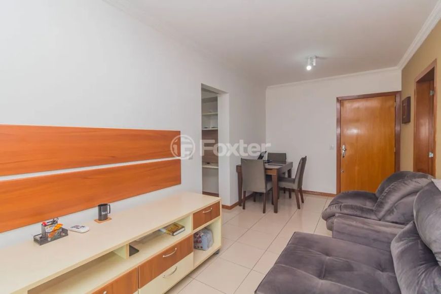 Ótimo apartamento, com 2 quartos, sendo 1 suíte, 1 vaga coberta, no centrinho da Cavalhada.