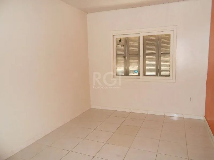 Casa localizada no bairro Protásio Alves, com 400m². Imóvel com 5 dormitórios, sala de estar/jantar,