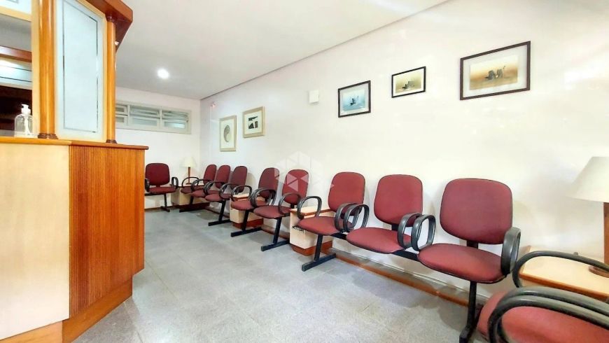 CENTRO MÉDICO COMPLETO A 400 METROS DO HOSPITAL DE CLÍNICAS