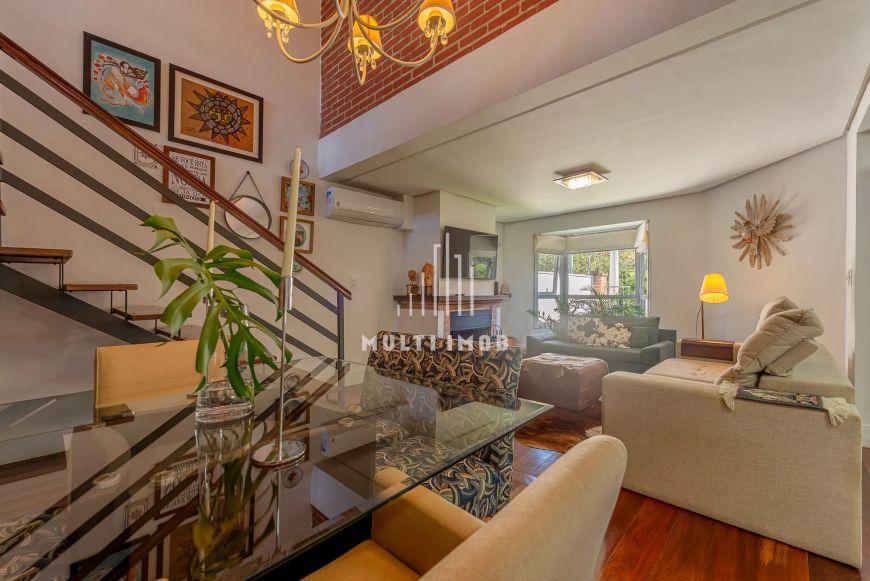 Casa com 4 dormitórios no Jardim Planalto