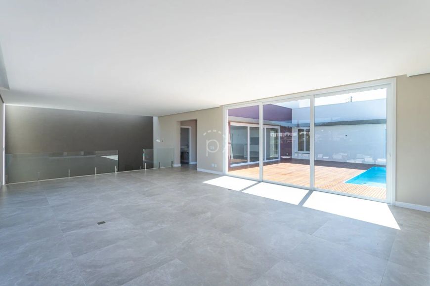 Venda de Casa em Condomínio em bairro Alphaville com 310m² Área Const.