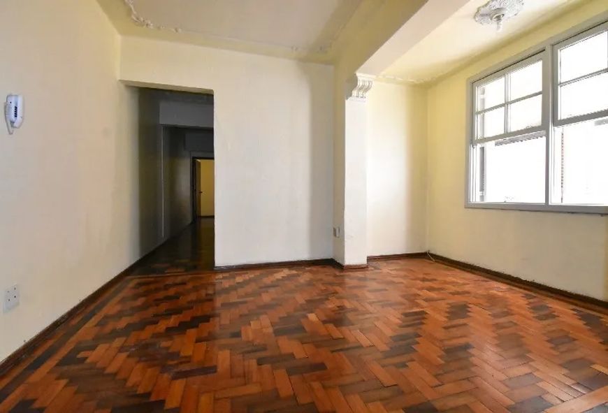 E X C L U S I V I D A DEAPARTAMENTO 3 DORMITÓRIOS - Imóvel térreo com 84,83 m² privativos, living, c