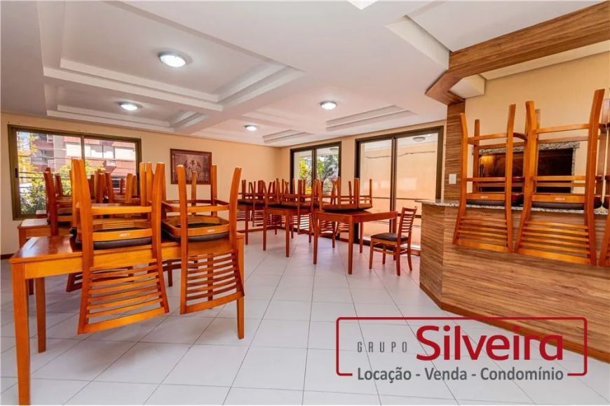 Apartamento em Porto Alegre, no bairro Menino Deus, à venda.
