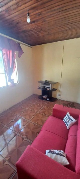 Oportunidade na zona sul, terreno com duas casas, 03 dormitórios e cozinha com churrasqueira.