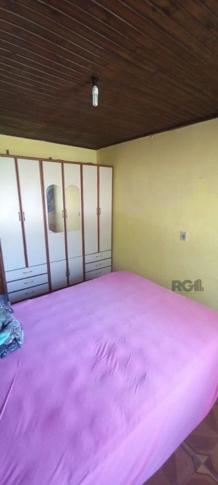 Oportunidade na zona sul, terreno com duas casas, 03 dormitórios e cozinha com churrasqueira.