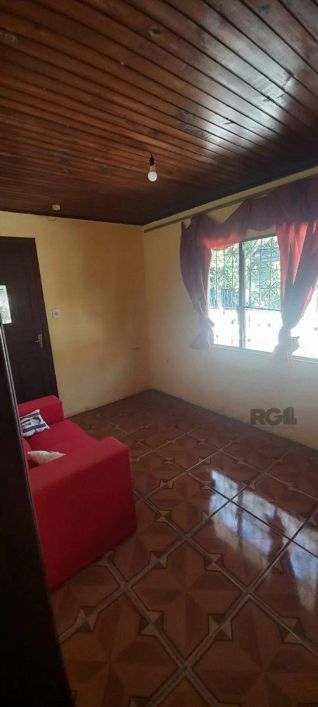 Oportunidade na zona sul, terreno com duas casas, 03 dormitórios e cozinha com churrasqueira.