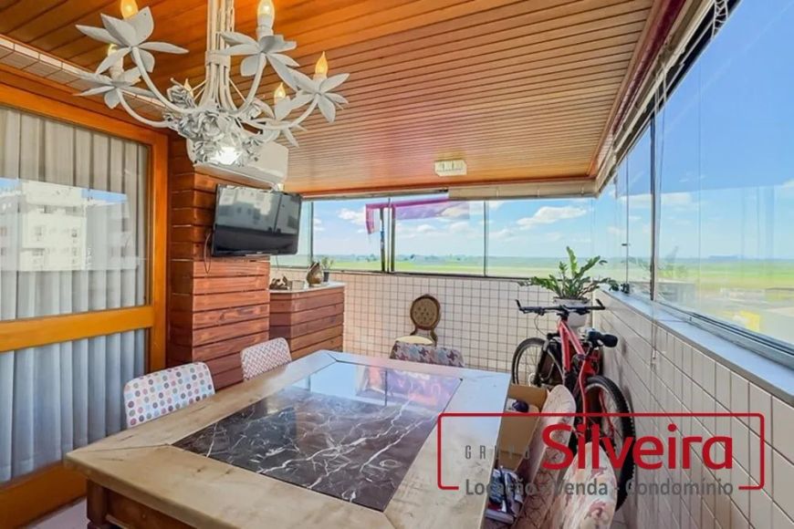 Apartamento em Porto Alegre, no bairro Jardim Lindóia, à venda.