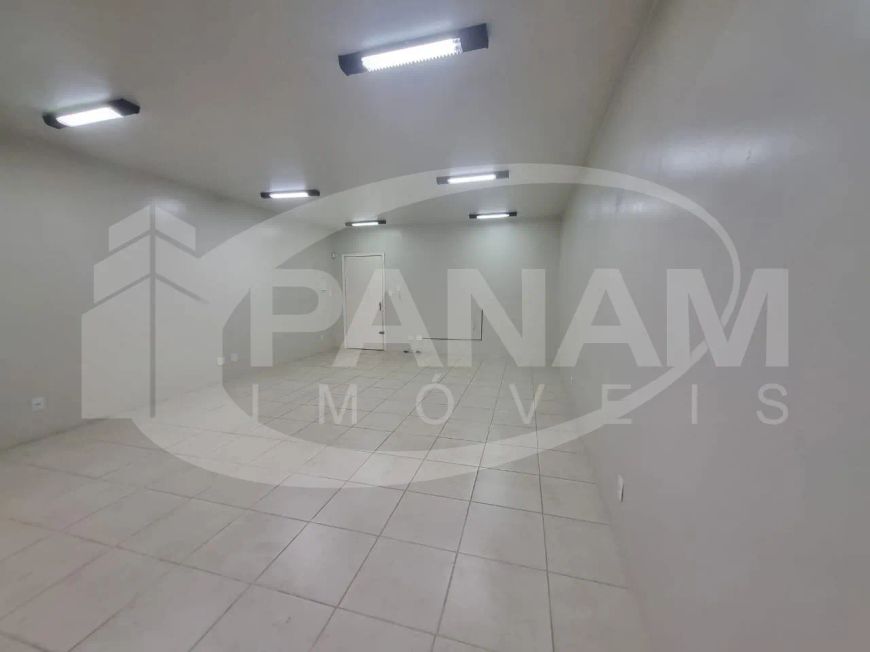 Salas/Conjuntos em Passo da Areia com 60 m² .